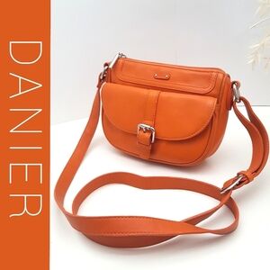 Vintage Danier🌺Orange Leather Saddle Crossbody Bag| Front Pocket
